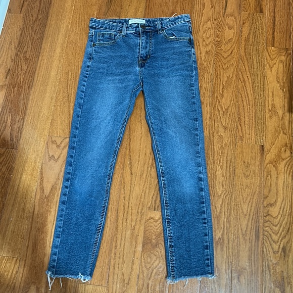 FANGGUIXIANG ANKLE LENGTH ROW HIM SKINNY MID RISE JEANS IN SIZE SMALL - Picture 2 of 7